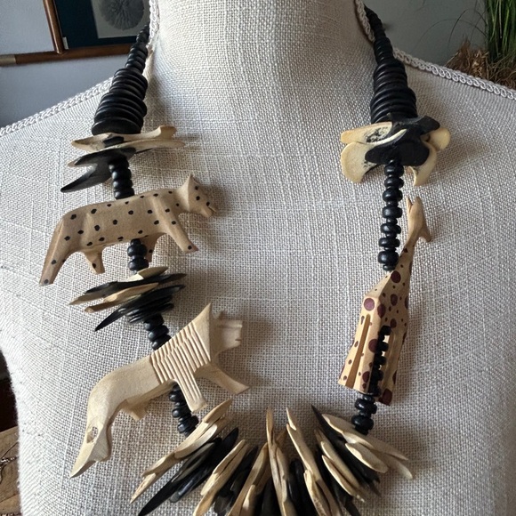 Animal Carved Beaded Necklace - Picture 1 of 6